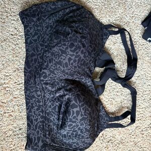 💥 Buy 2 get 1 Free 💥 Under armour Clasped Sports Bra New w/o tags